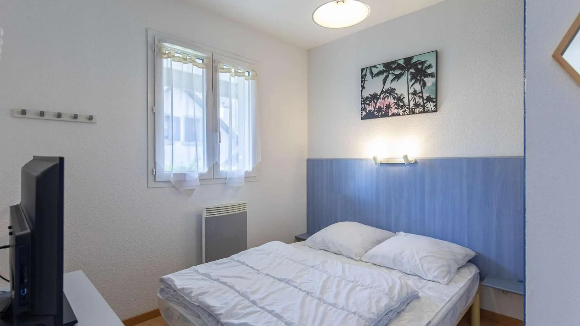 T2 Cabine, 5 Pers, Balcon, Parking, Pres Des Commodites - Fr-1-402-144 Esquièze - Sère 0*,  Frankrijk