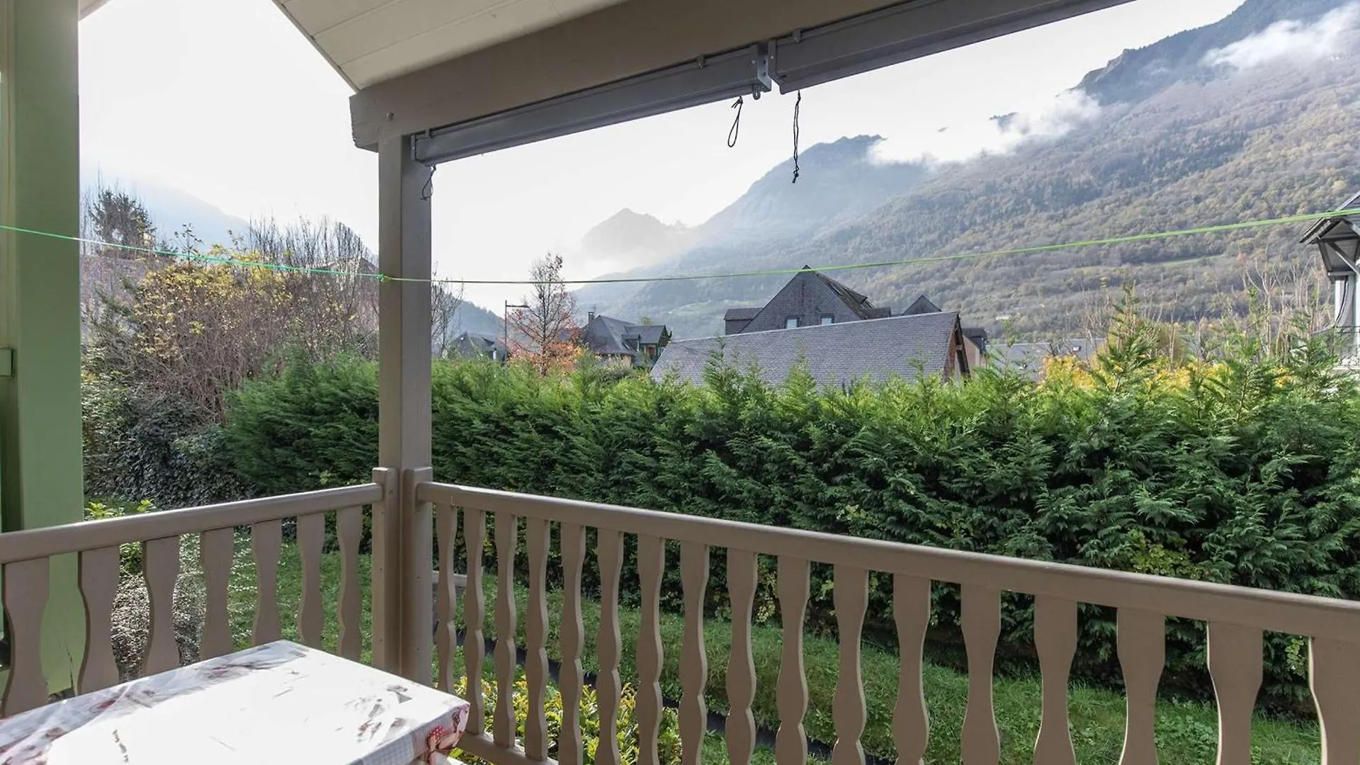 T2 Cabine, 5 Pers, Balcon, Parking, Pres Des Commodites - Fr-1-402-144 Esquièze - Sère Appartement