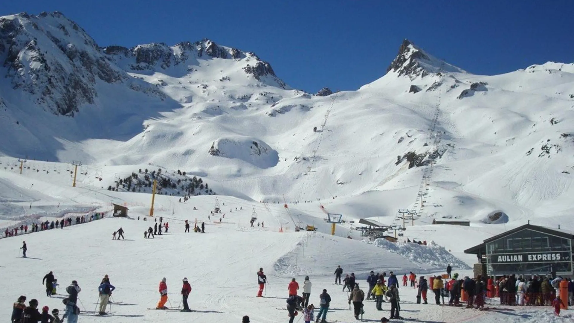 T2 Cabine, 5 Pers, Balcon, Parking, Pres Des Commodites - Fr-1-402-144 Esquièze - Sère 0*,